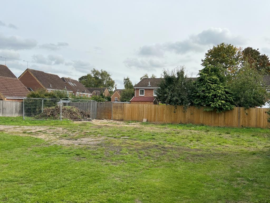 Lot: 96 - FREEHOLD SITE WITH PLANNING FOR THREE HOUSES -